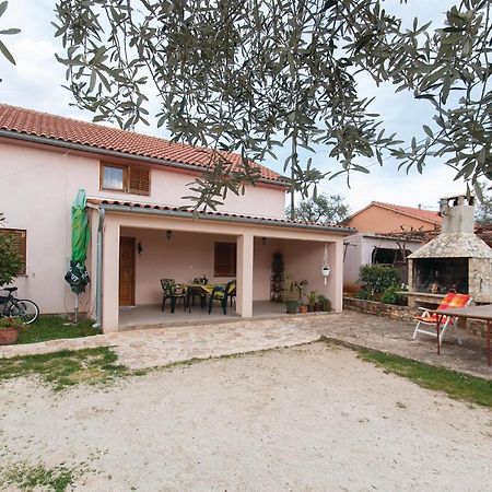 Lovely Apartment In Rovinj With Kitchen Εξωτερικό φωτογραφία