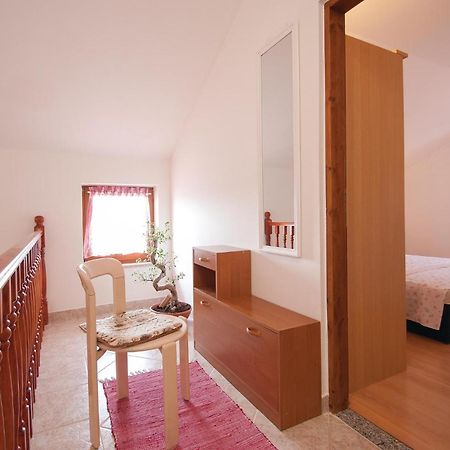 Lovely Apartment In Rovinj With Kitchen Εξωτερικό φωτογραφία