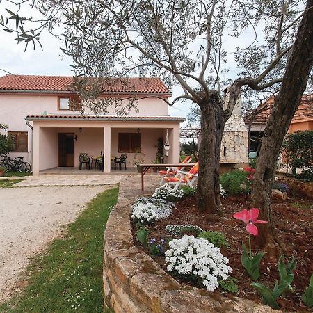 Lovely Apartment In Rovinj With Kitchen Εξωτερικό φωτογραφία