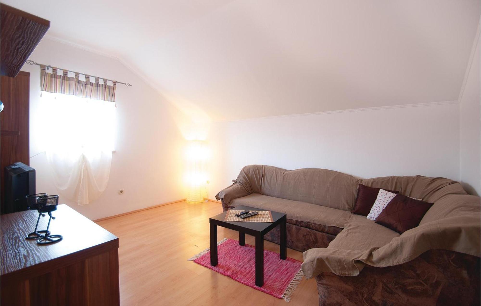 Lovely Apartment In Rovinj With Kitchen Εξωτερικό φωτογραφία