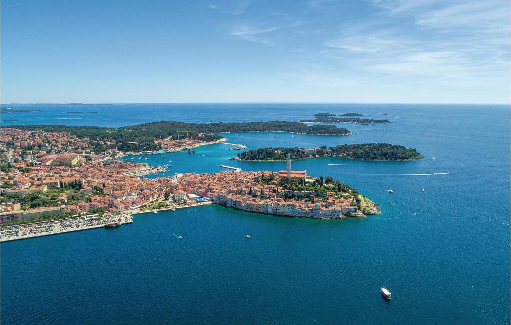 Lovely Apartment In Rovinj With Kitchen Εξωτερικό φωτογραφία