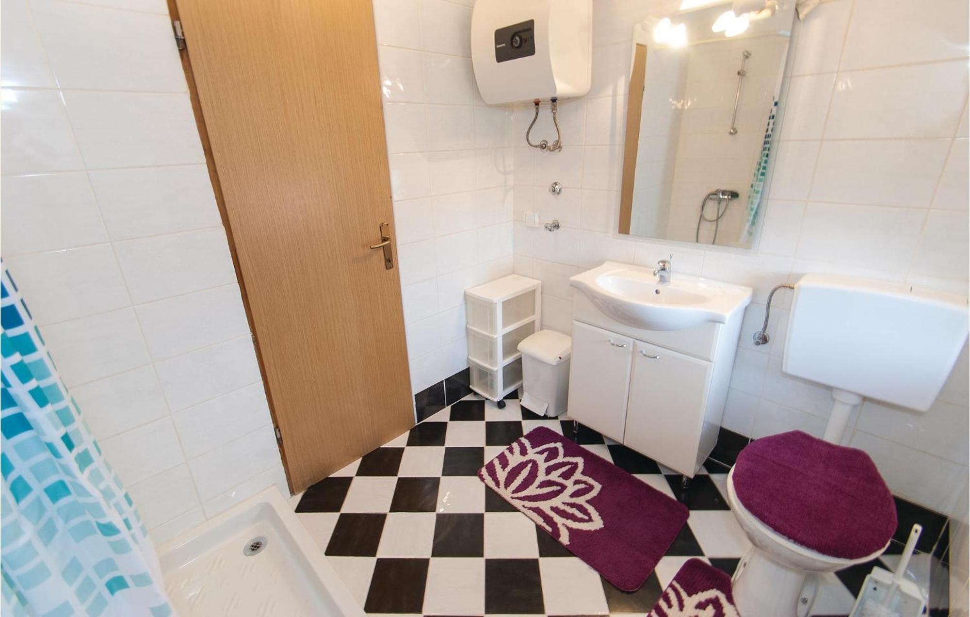Lovely Apartment In Rovinj With Kitchen Εξωτερικό φωτογραφία
