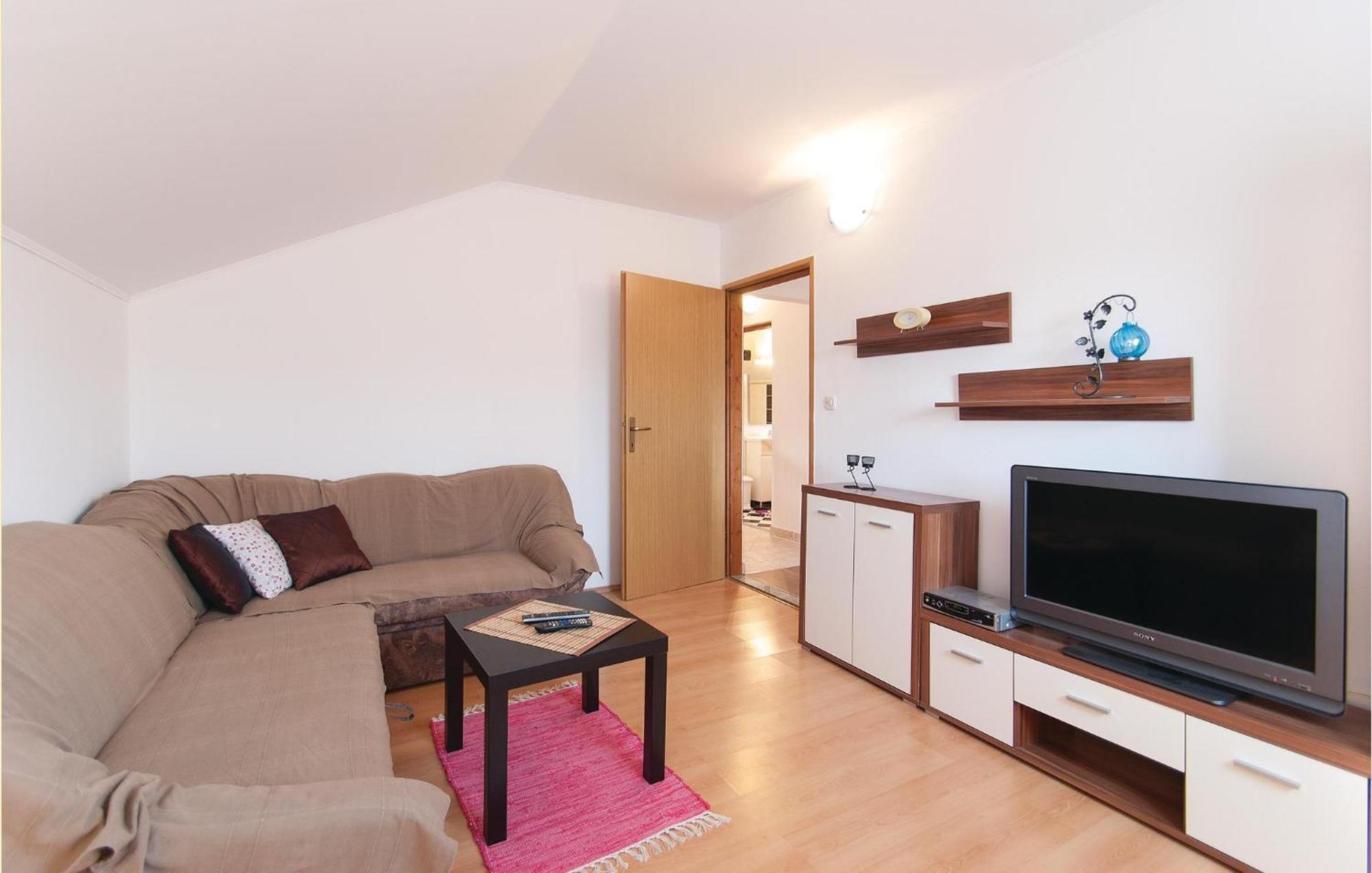 Lovely Apartment In Rovinj With Kitchen Εξωτερικό φωτογραφία