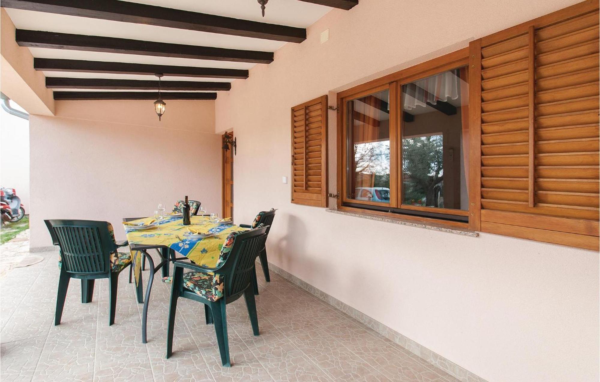 Lovely Apartment In Rovinj With Kitchen Εξωτερικό φωτογραφία