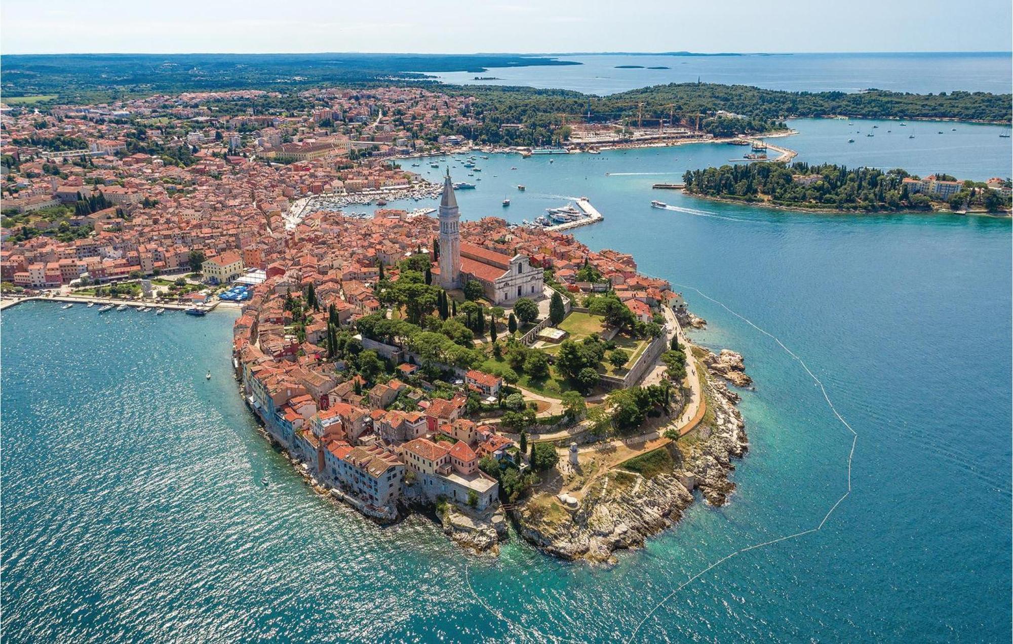 Lovely Apartment In Rovinj With Kitchen Εξωτερικό φωτογραφία